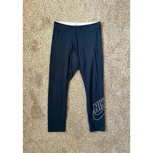 Nike Cropped Leggings